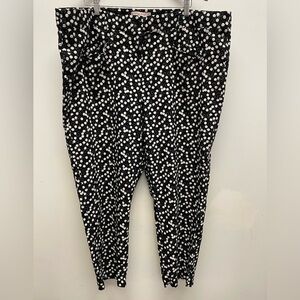 4 for $25 🍒 Penningtons Black and White Polka Dot Pants Size 28